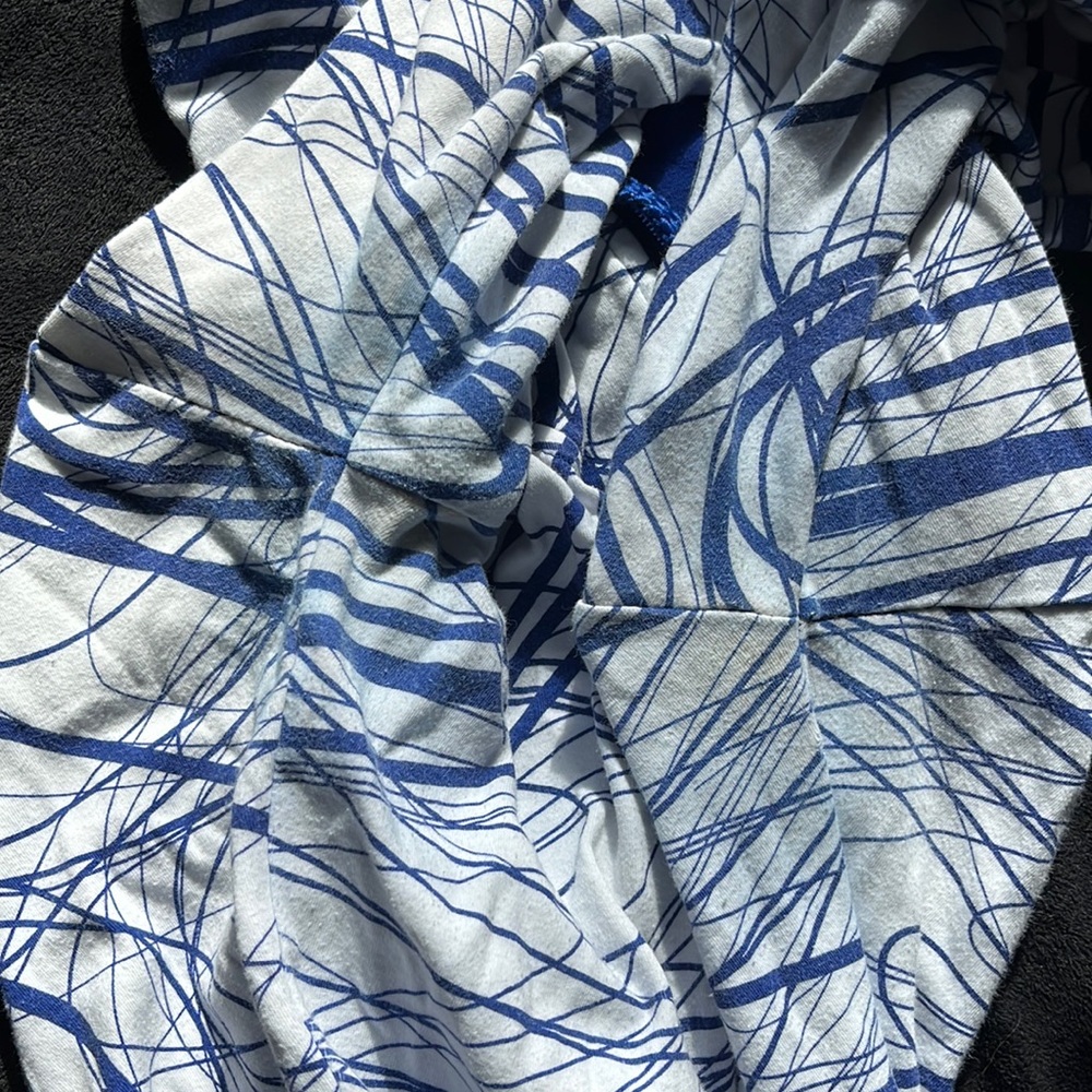 Abstract Scuba Sweater - Picture 5 of 6